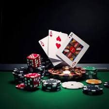 Pengguna Indonesia menikmati slot online aethersx2 di smartphone saat jeda menonton pertandingan olahraga